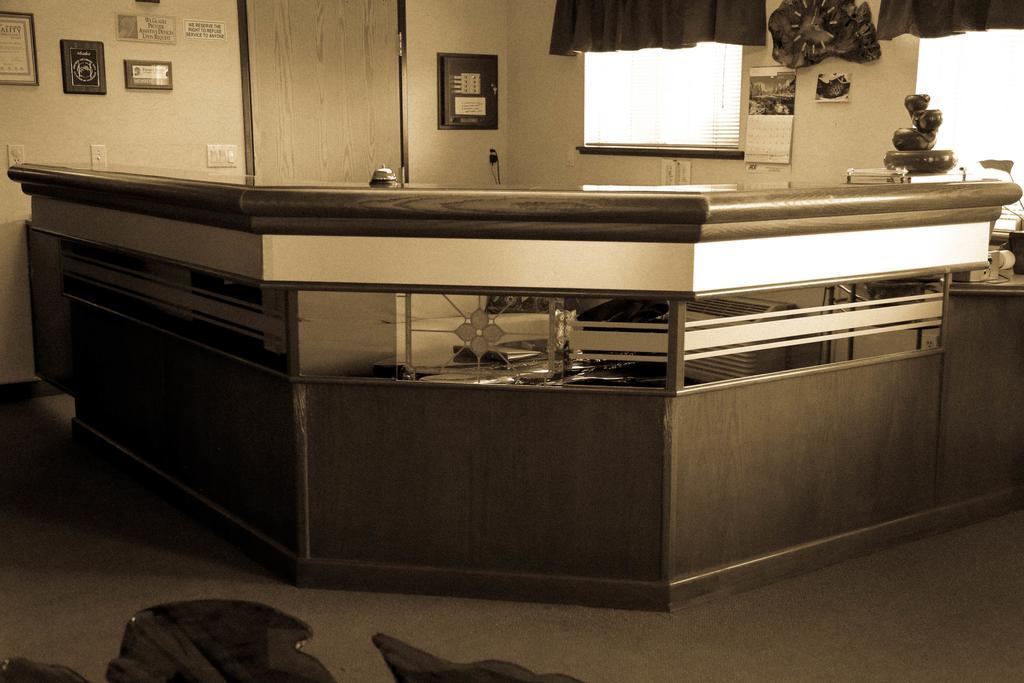 Americas Best Value Inn&Suites-Forest Grove/Hillsboro Extérieur photo
